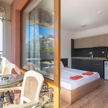 斯戴普斯酒店 阳光海滩